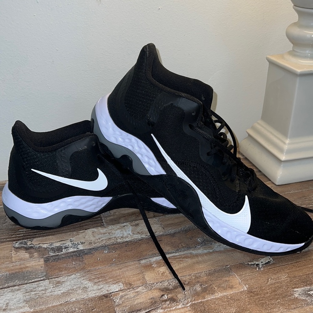 Men’s size 14 Nike Renew basketball shoes